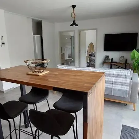 D'une Avec Jardin Clos A