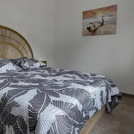 D'une Avec Jardin Clos A *